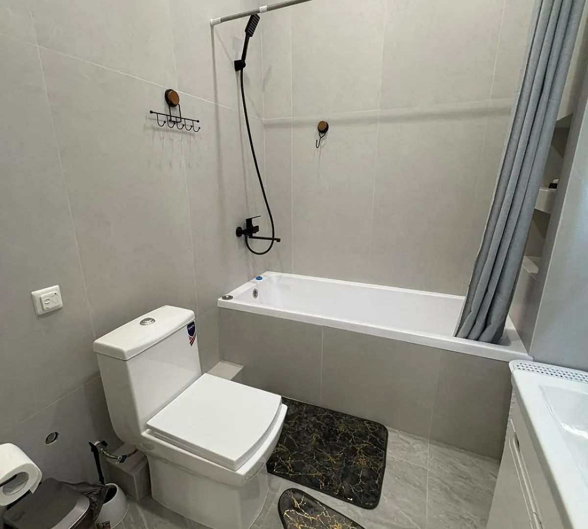 Яркая И Новая Квартира После Ремонта Almaty Apartment