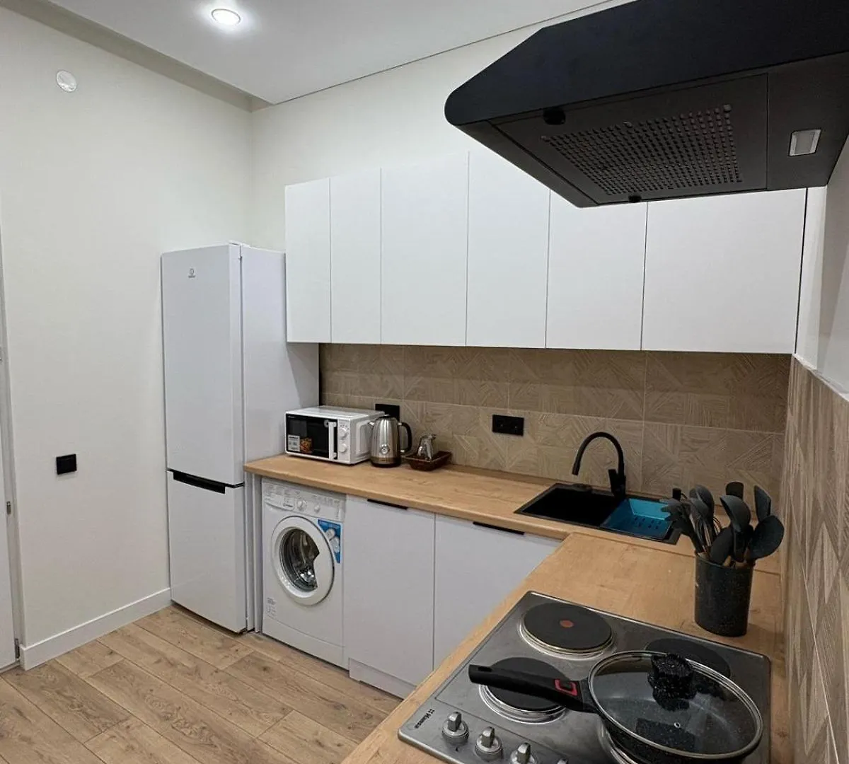 Яркая И Новая Квартира После Ремонта Almaty Apartment